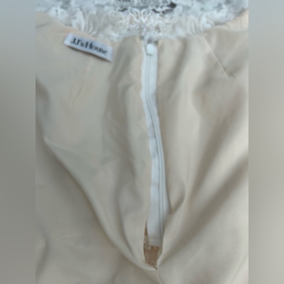 JJs House Elegant Lace Wedding Dress in Cream - Picture 7 of 15